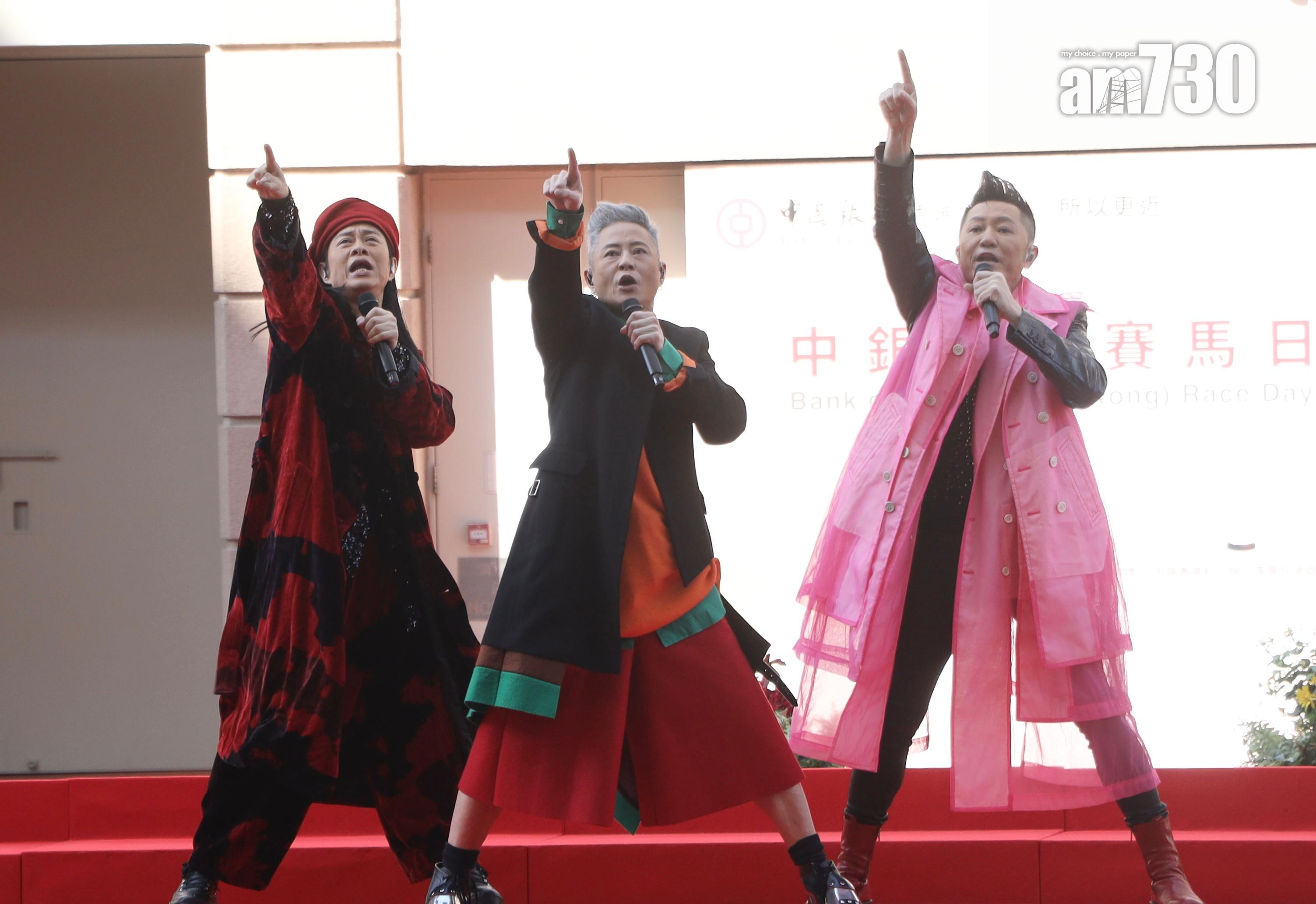 草蜢現身沙田馬場擔任賽馬日壓軸表演嘉賓,炒熱全場氣氛。(娛樂組攝)