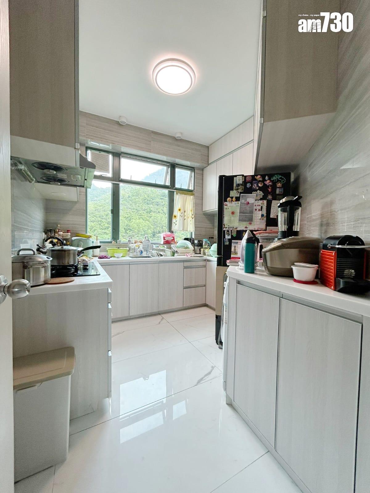 鍾情裝修+低密度 外區客830萬承接浪翠園中層戶(有圖)|二手樓成交