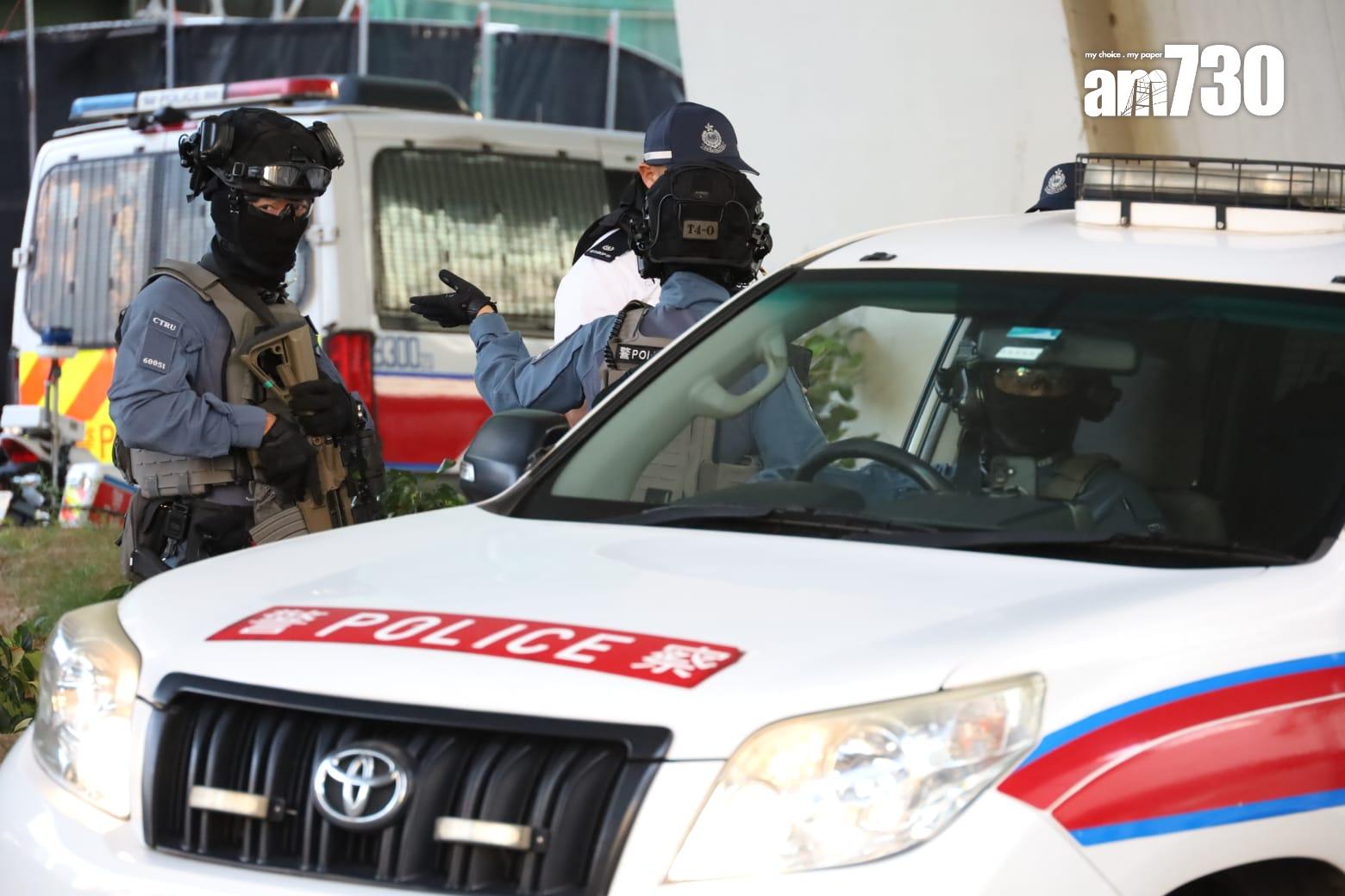 黎智英案於西九龍法院裁決,現場警力加強。(鍾式明攝)