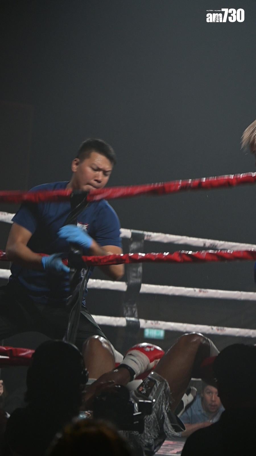 四海打到Black Joe跌出擂台。(娛樂組攝