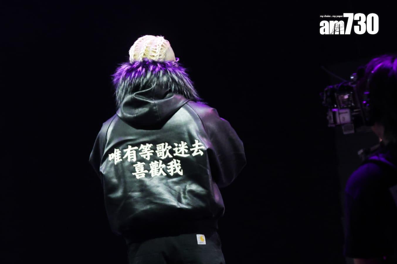 湯令山憑《用背脊唱情歌》首奪至尊歌曲。 (吳康琦攝)