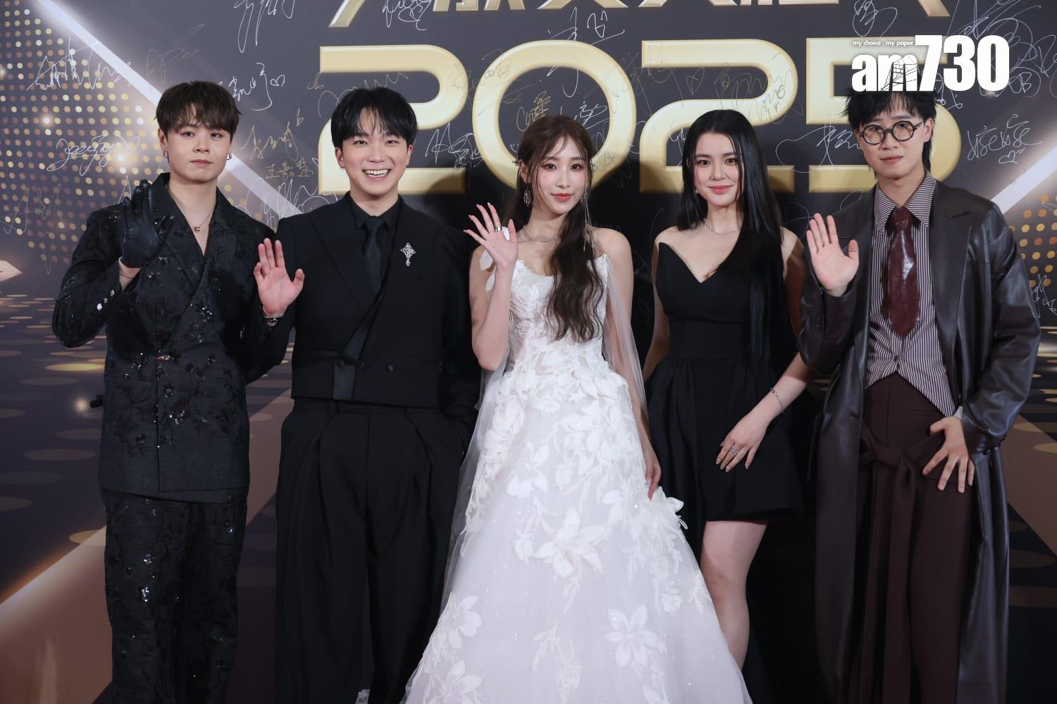 Chantel姚焯菲、Windy詹天文各穿黑白造型亮相紅地毯。 (林俊源攝)