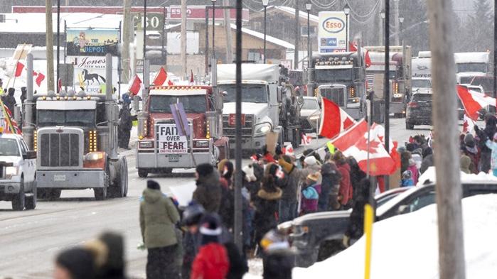 加拿大反疫苗示威進入第二日，當地市民加入名為自由車隊的示威行動。