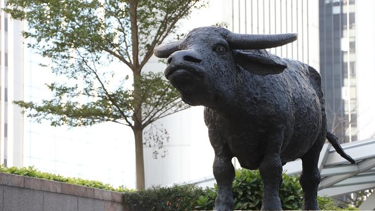 藍籌新貴表現分化　聯想升近半成、農夫山泉跌2%