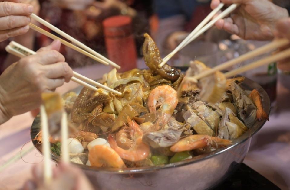 盆菜, 農曆新年, 團年