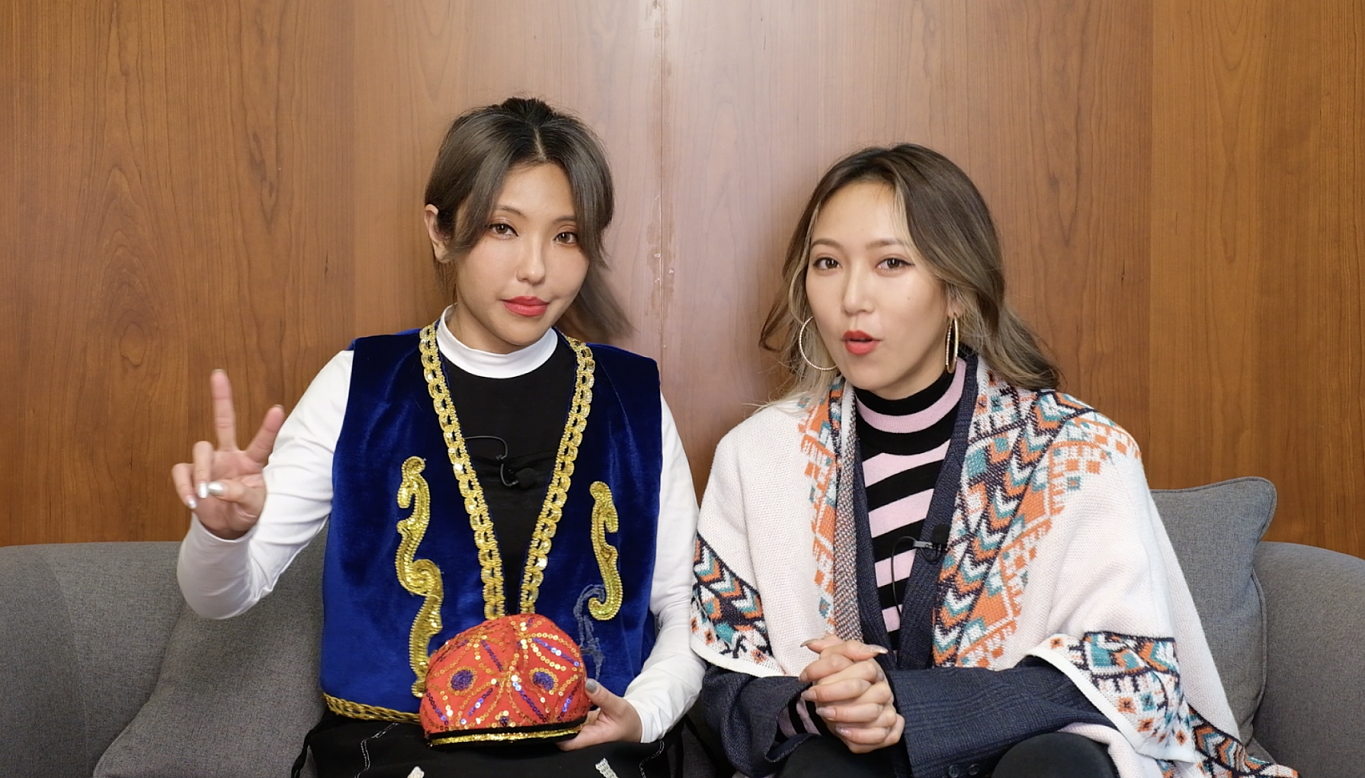 鍾舒漫、鍾舒祺一齊做節目主持。