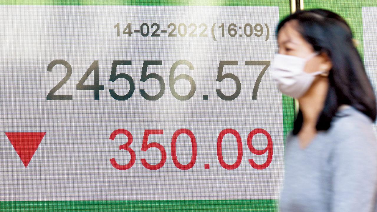 科企拖低｜恒指挫350點守百天線 北水撤25億 3個月最多