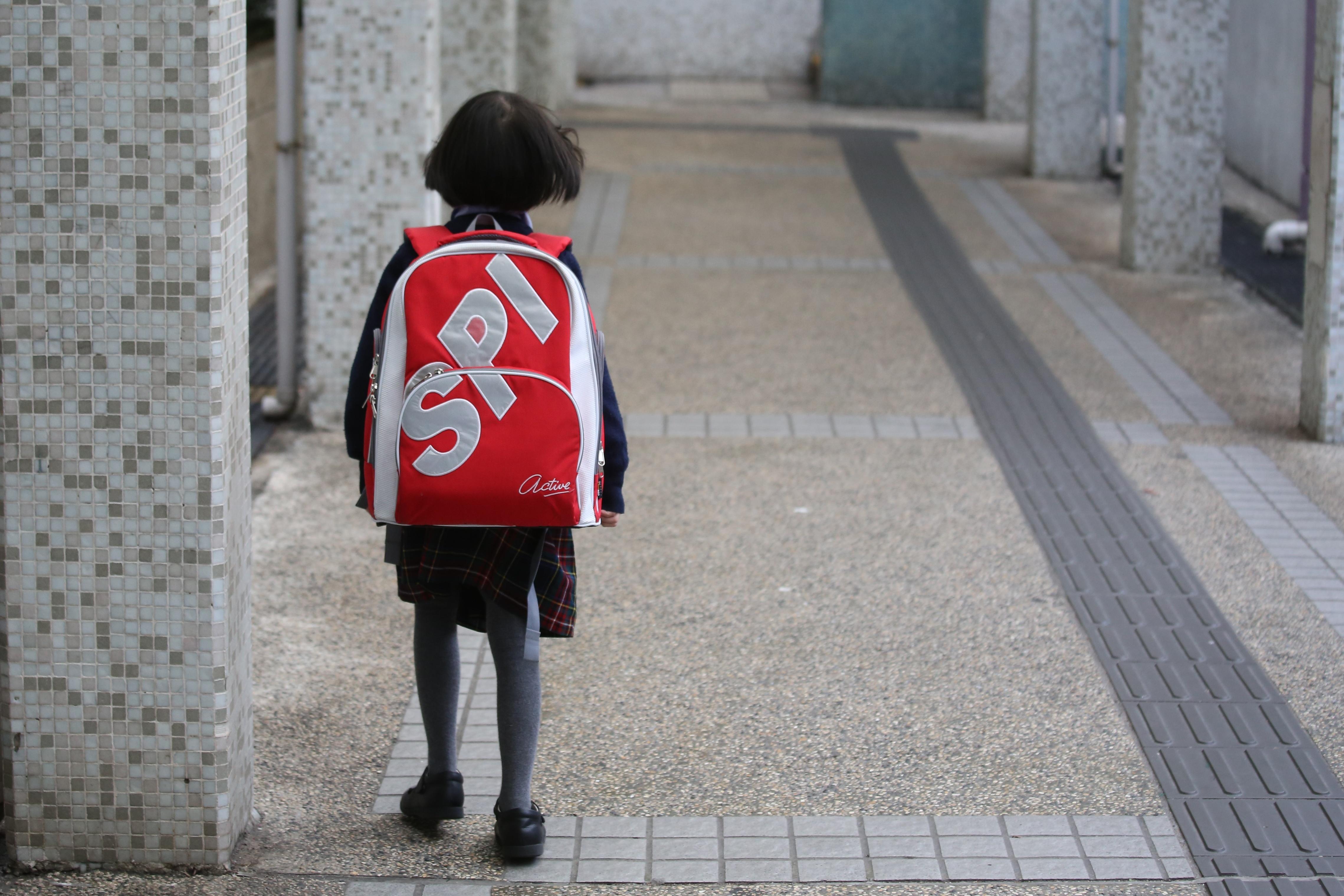 目前全港中小學及幼稚園生須暫停面授課堂。(資料圖片)