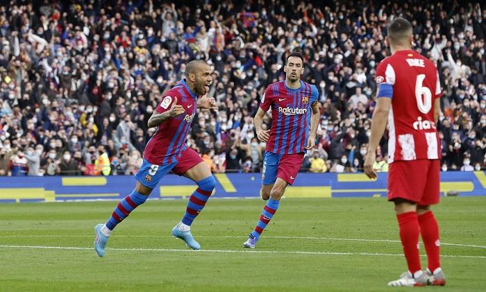 38歲的丹尼爾艾維斯建功，協助巴塞4:2擊敗馬體會。(路透社)