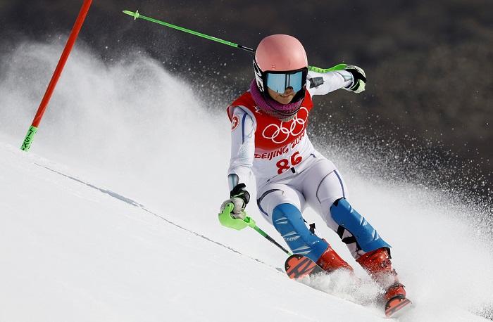 金和曉在高山滑雪女子回轉項目，首輪未能完成比賽。(路透社)