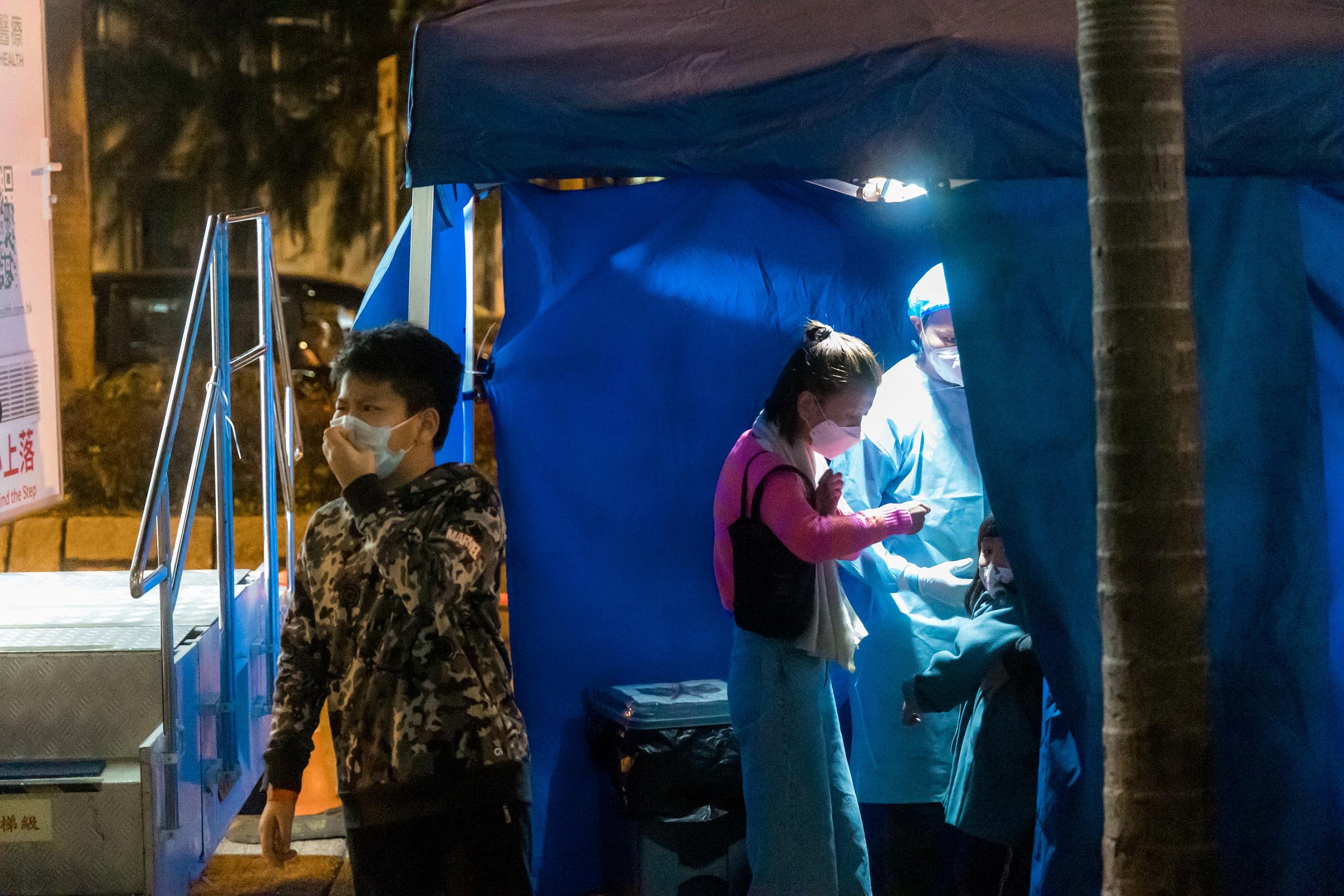 相關人士需要接受強制檢測。(資料圖片／莊振邦攝)