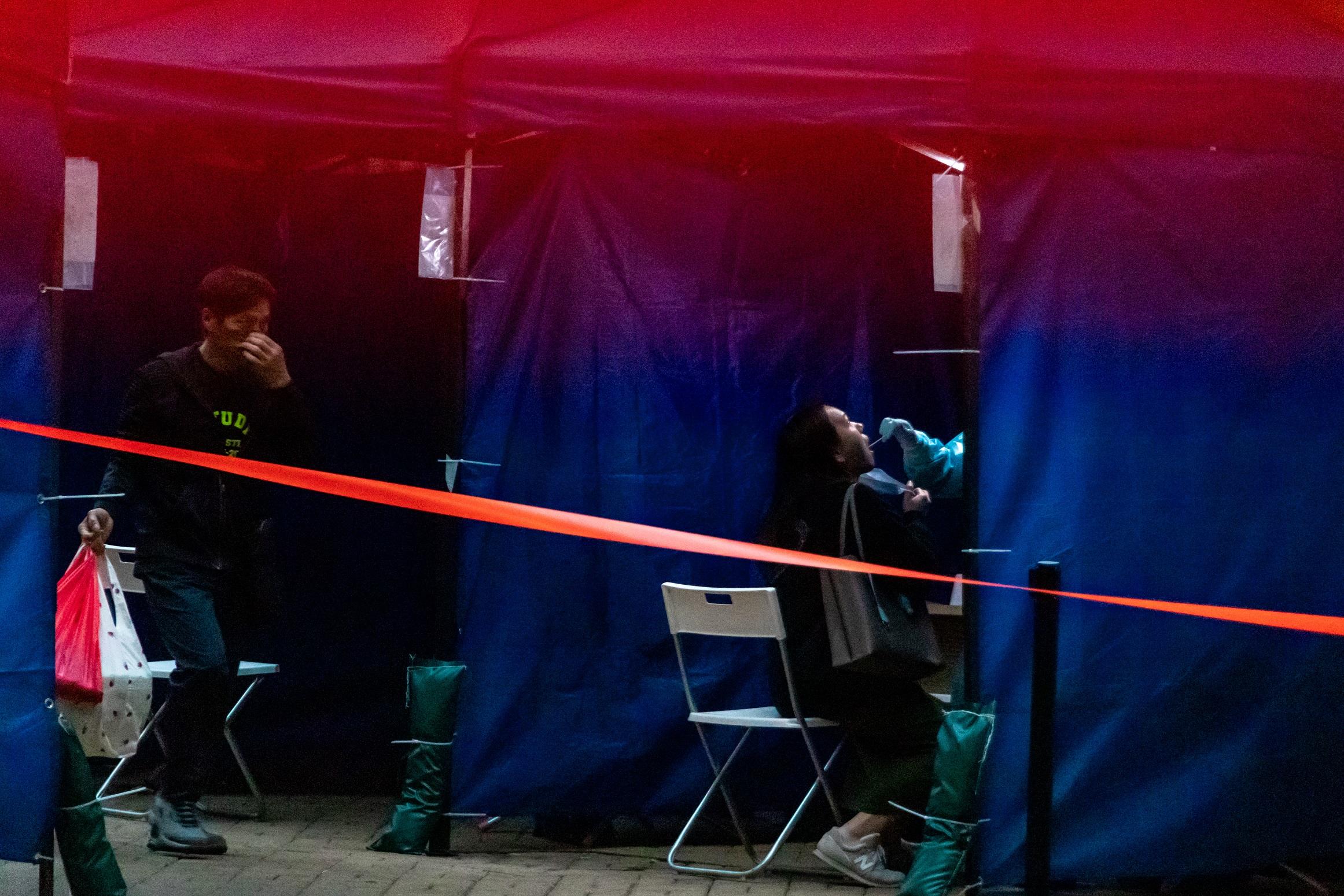 相關人士需要接受強制檢測。(資料圖片／莊振邦攝)