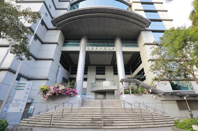 一名漁護署督察承認用假文書處理流浪狗，今日在九龍城裁判法院判處160小時社會服務令。(資料圖片)