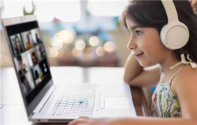 日本大型廣告公司公布，去年互聯網廣告收入首次超越傳統媒體。(美聯社)