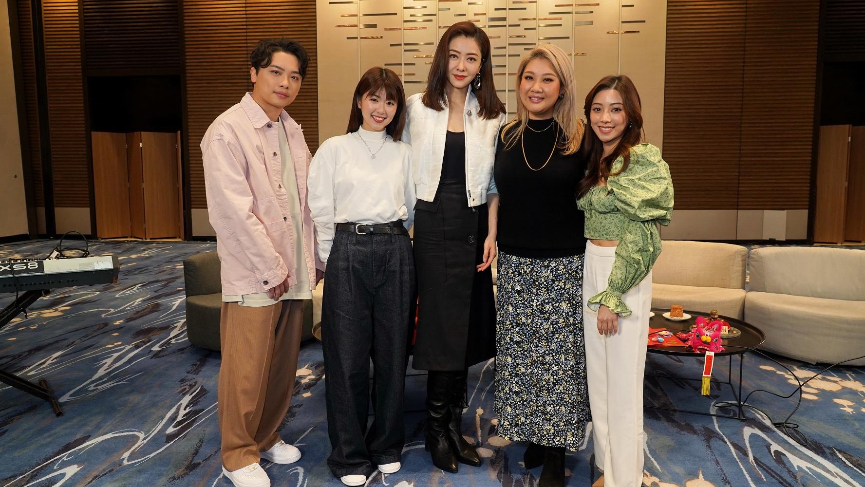 家族榮耀｜欣宜唱主題曲憶兒時煲劇掌摑潑水情節 獲熊黛林讚：每次聽都好有畫面