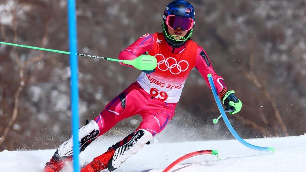 翁厚全(Adrian) 在高山滑雪項目出戰男子迴轉賽