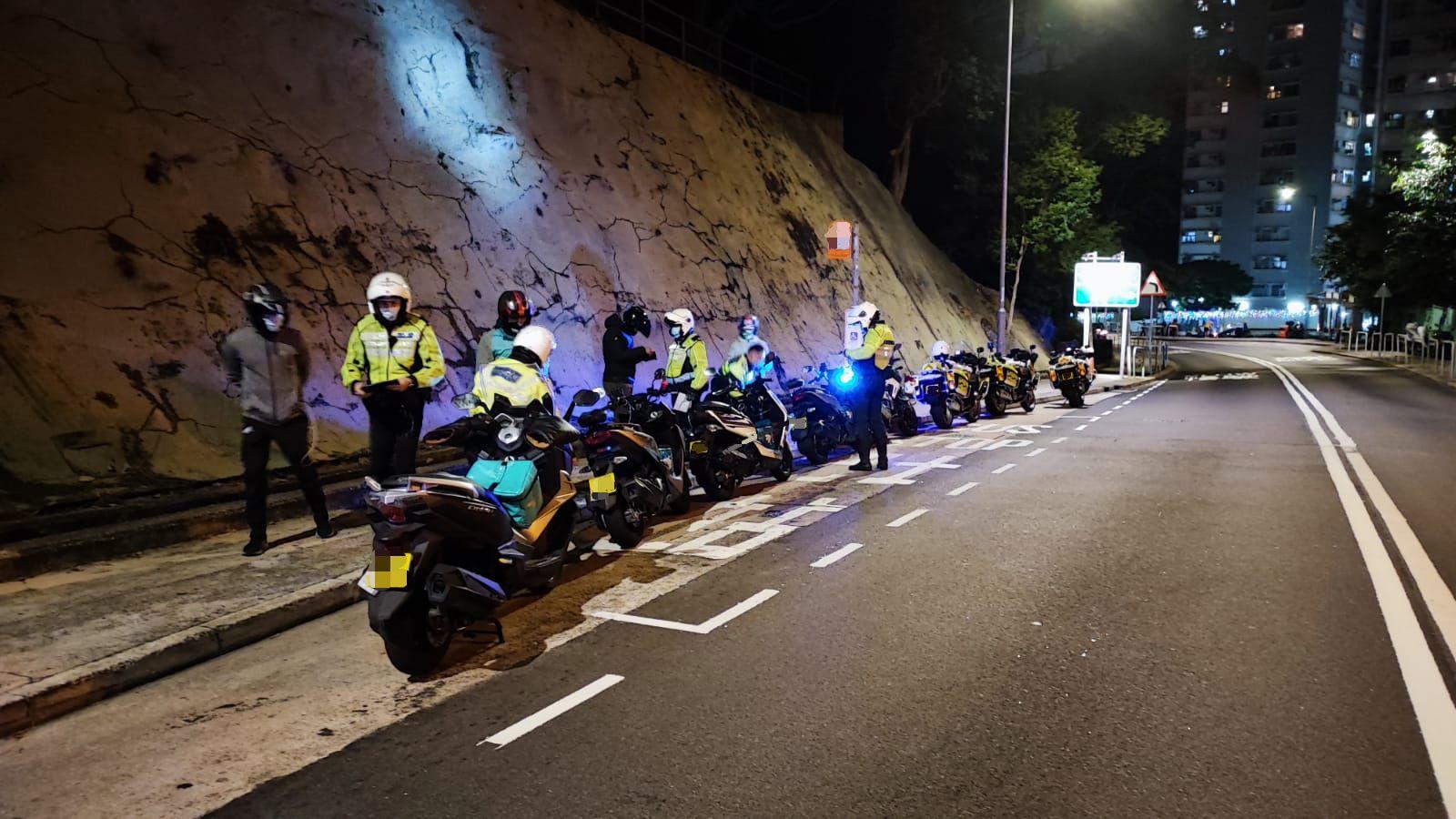 港島總區打擊超速酒駕藥駕 警拘1司機涉醉駕扣查3非法改裝車