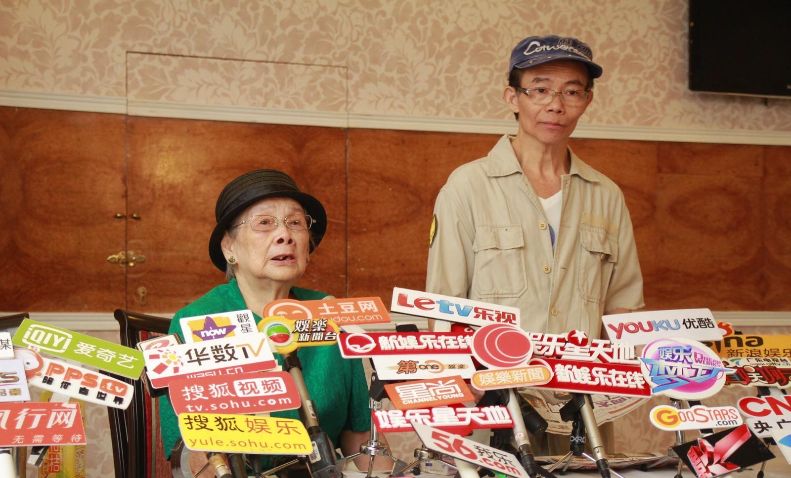 梅媽登報宣告與梅啟明斷絕母子關係。