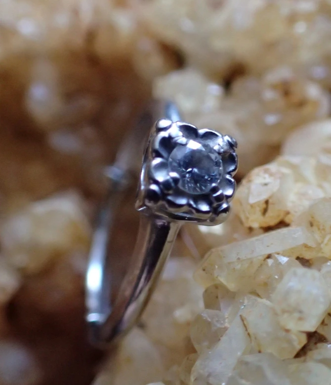 求婚戒指｜超sweet！夫婦相伴逾半世紀 遺失33年戒指竟搵得返