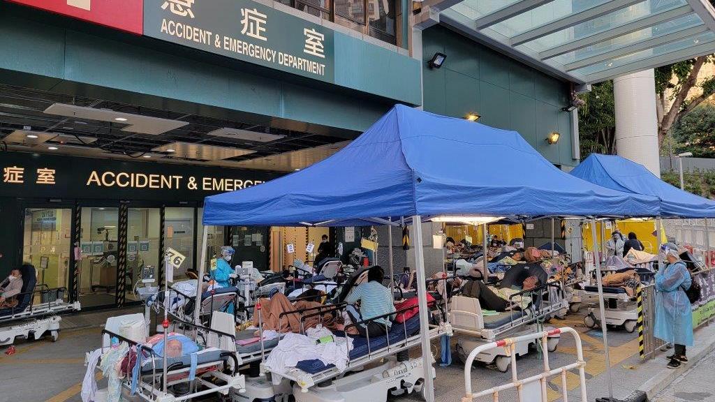 有資深醫生哭訴有很多病人因為上不到病房而滯留急症室。