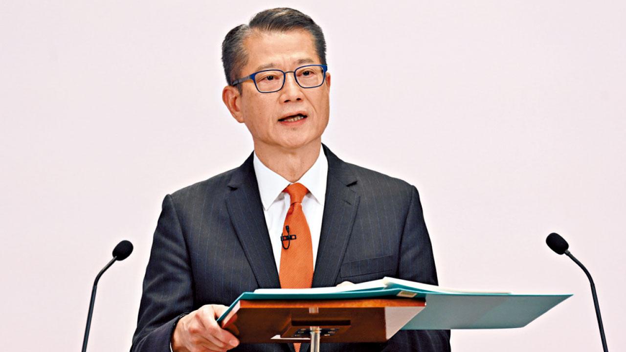 擬11月邀中外金融機構高層來港 陳茂波︰了解香港實況