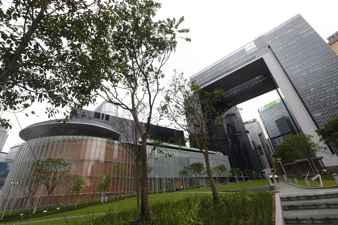 勞福局副局長何啟明秘書新冠快測呈陽性