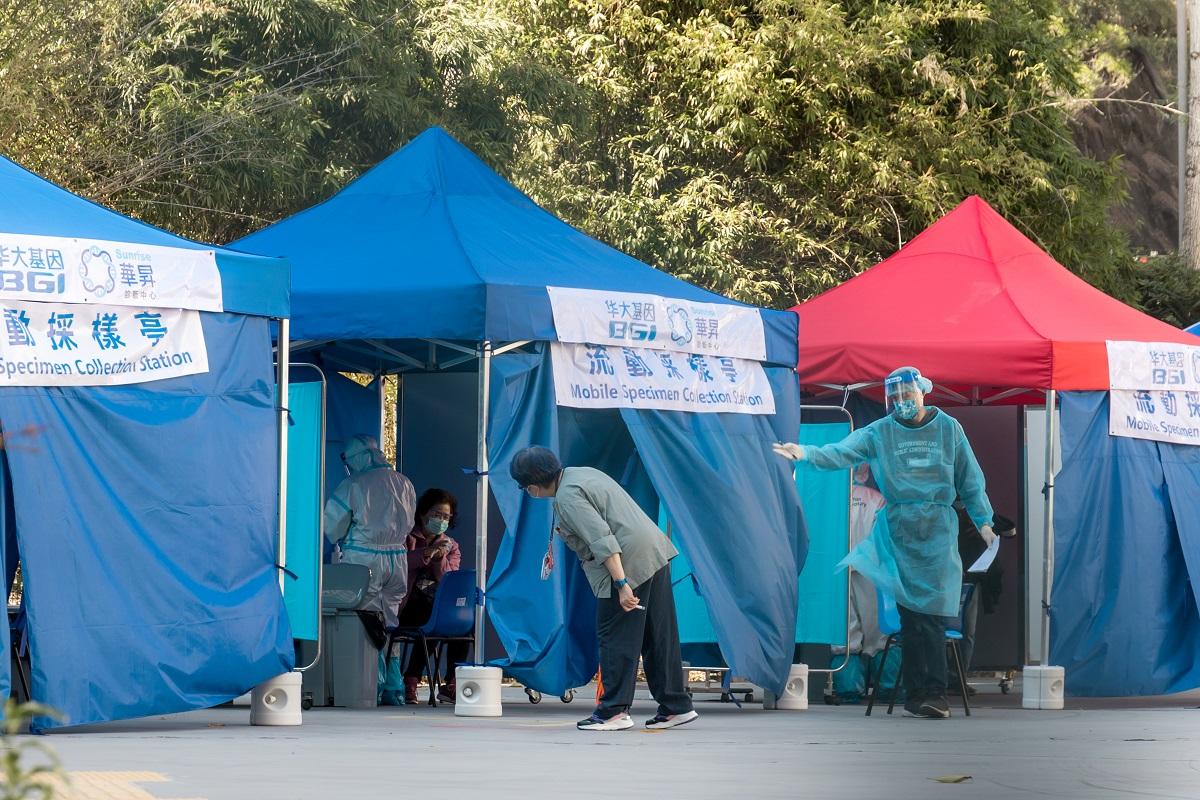政府明日將新增2個流動採樣站。(資料圖片)