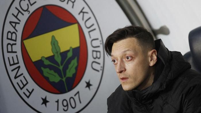 費倫巴治宣布奧斯爾被排除在一隊名單。(路透社)