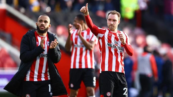 去年因突發心臟病而昏倒的艾歷臣，獲丹麥國家隊重召入伍。(路透社)