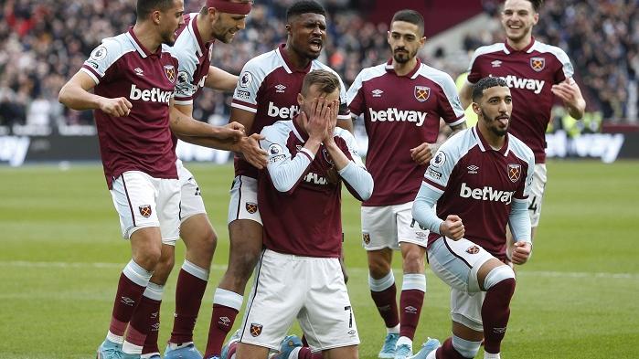 韋斯咸的耶莫蘭高為球隊先開紀錄，入球後感觸落淚。(路透社)