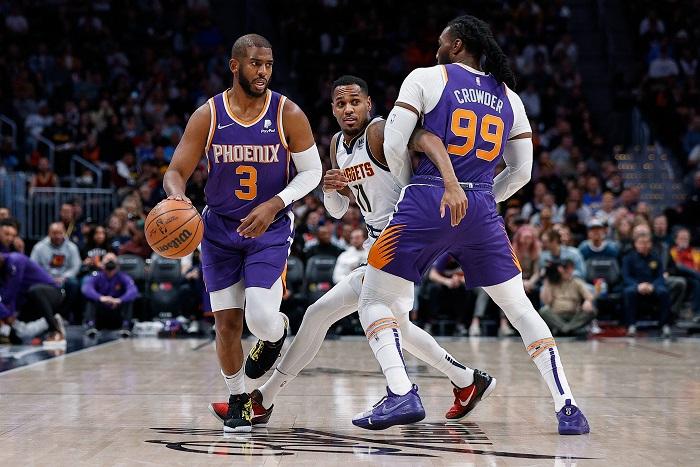 基斯保羅復出下，太陽擊敗金塊，肯定成常規賽第一。(路透社)