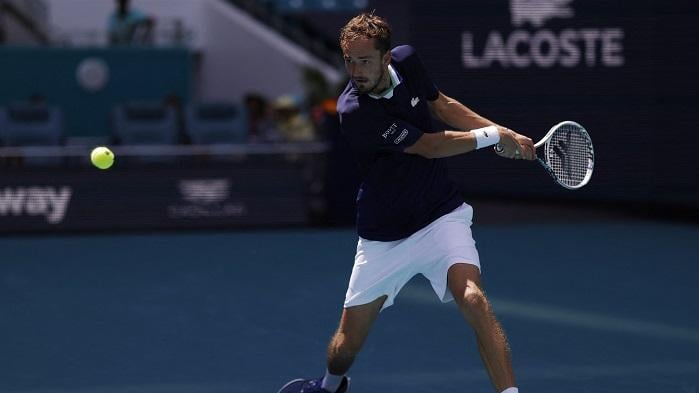 梅韋迪夫再贏兩場就可重上世界第一。(路透社)