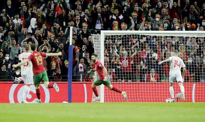 般奴費南迪斯梅開二度協助葡萄牙淘汰北馬其頓。(路透社)