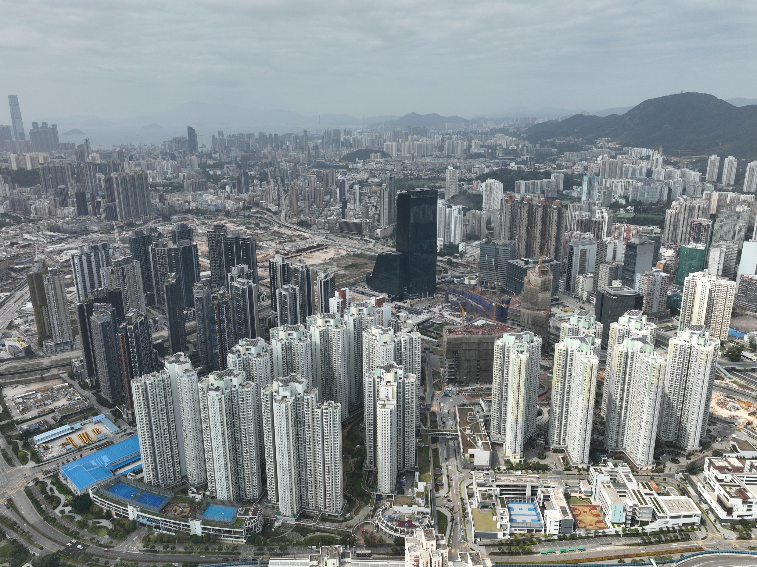 啟德啟晴邨(右)。(資料圖片／陳奕釗攝)