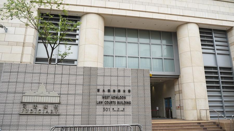 一名55歲男子涉嫌非禮女友的外孫女，今天在西九龍裁判法院被判入獄9個月。 