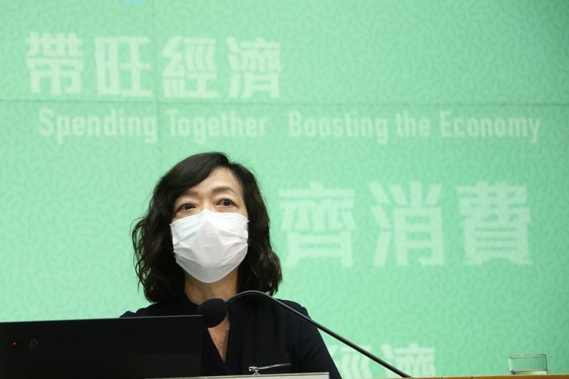 王學玲指，超過99%去年登記消費券的約630 萬名市民，今次毋須再辦手續。(資料圖片)