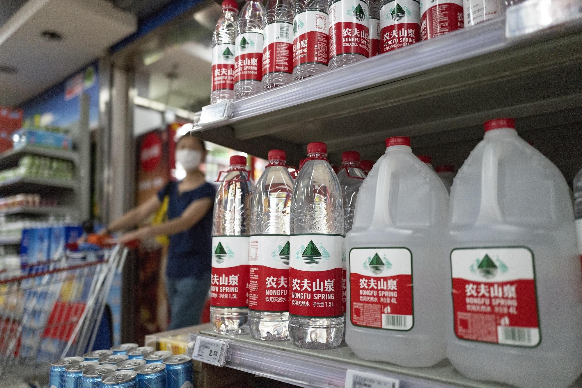 藍籌業績｜農夫山泉多賺36% 派45分人幣