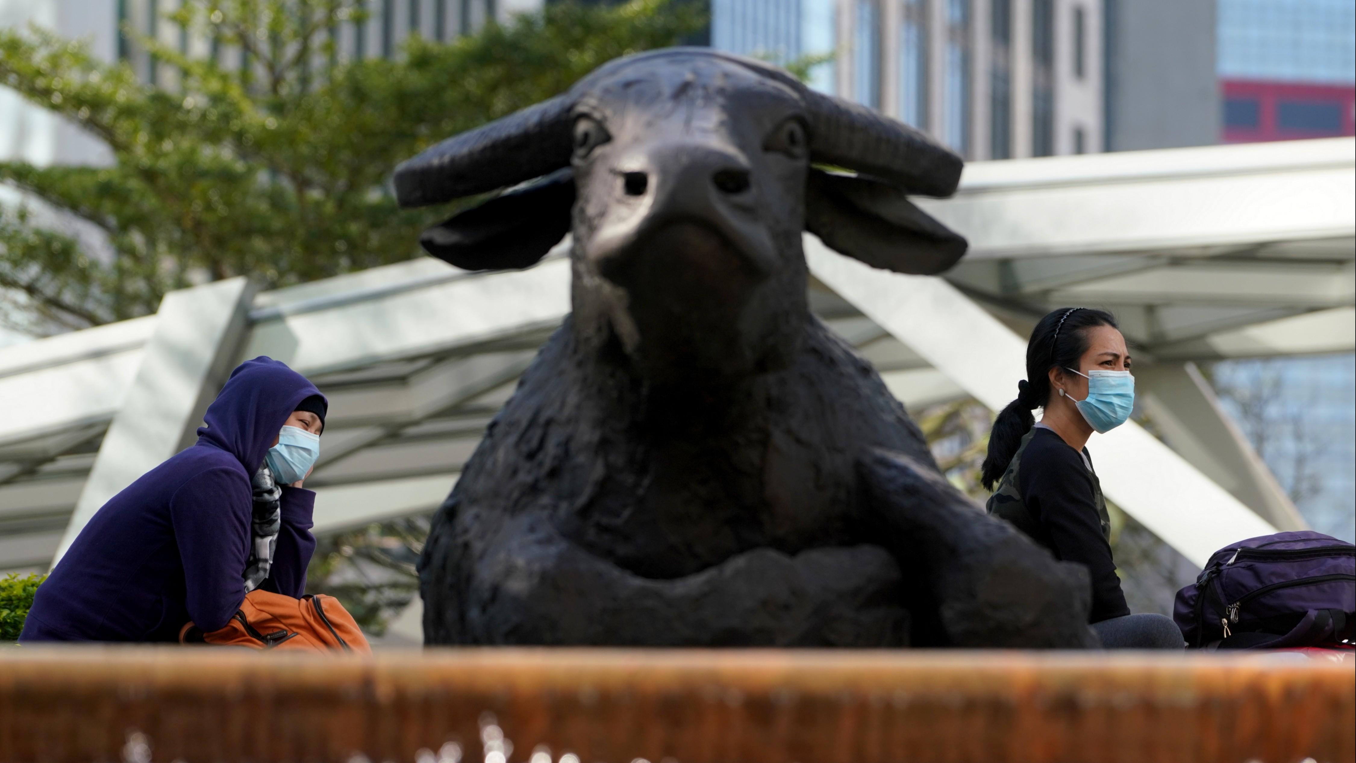 港股收市｜恒指失守疫情底 美團急插11%