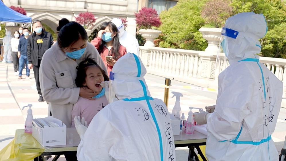 上海今日再進行一次核酸或快速抗原檢測。(新華社)