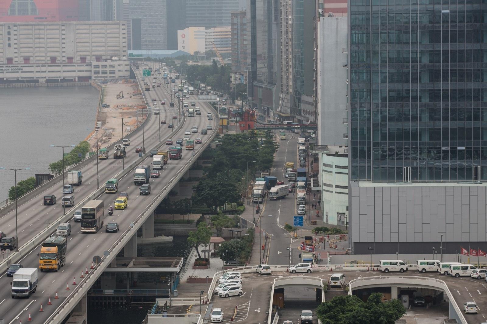 觀塘區塞車問題持續多年，隨著區內不斷重建及發展，發展局申請6.1億元撥款，為觀塘行動區商業項目進行道路及基建工程。（資料圖片）