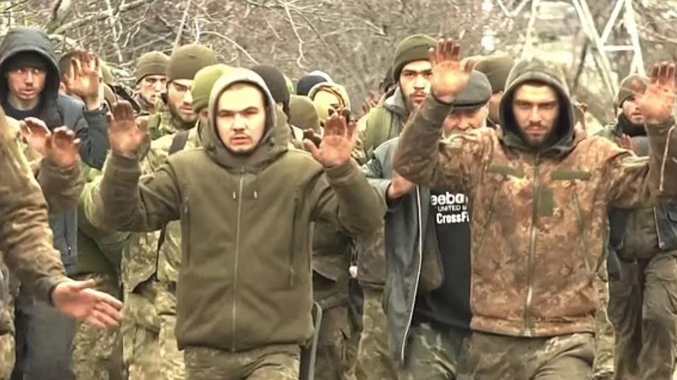 俄軍聲稱馬里烏波爾獲全面解放，烏方承認有守兵投降。(Twitter)