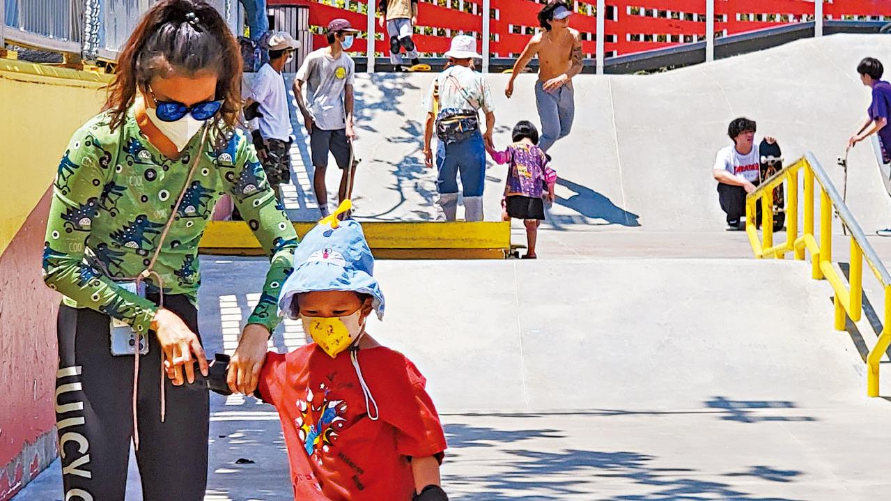 炒高五倍｜康文設施大部分重開 議員：體育場僅開六成助炒風
