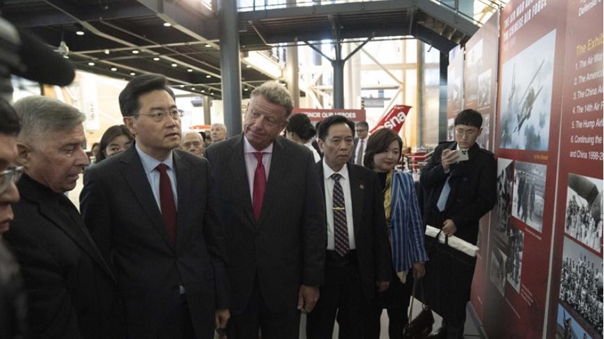 秦剛：中美沒理由製造矛盾和挑動對抗。(中國駐美大使館)