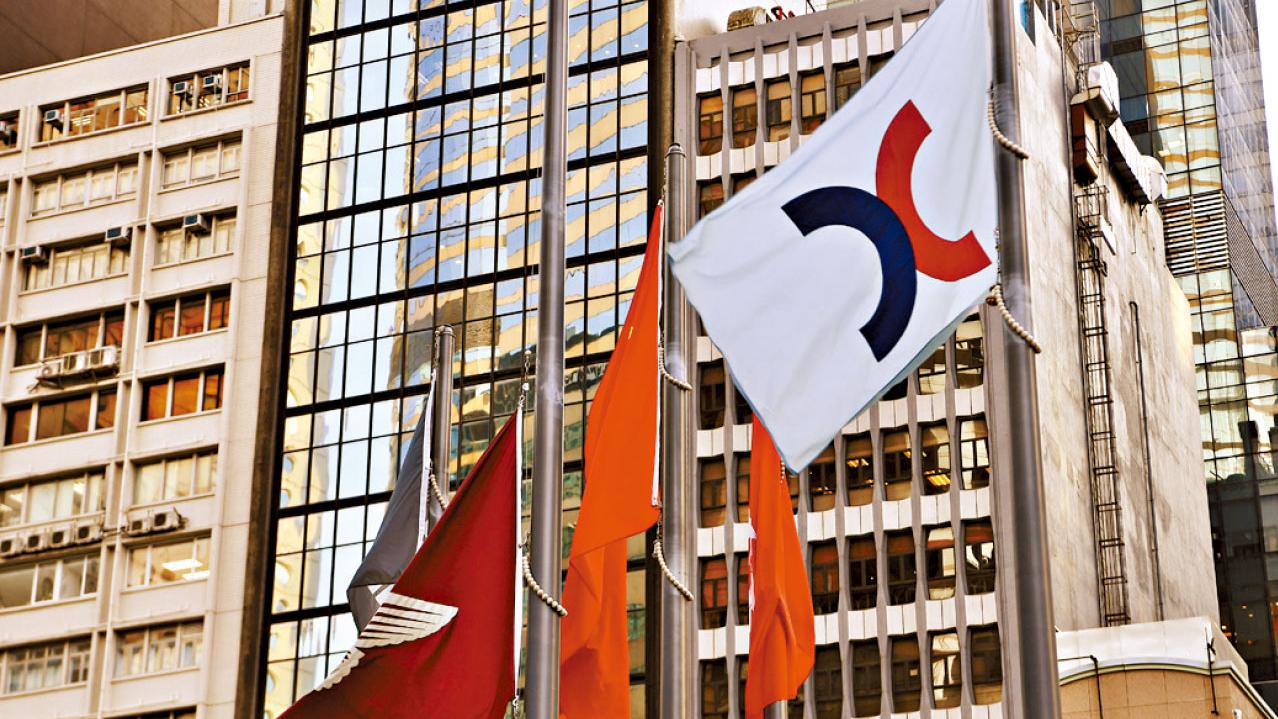 市況波動 成交縮 投資損手 港交所少賺三成