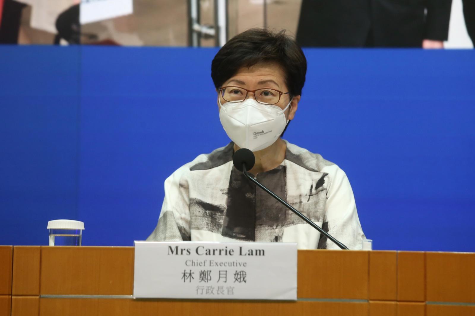 特首林鄭月娥透露，如果3日的快速測試沒有明顯上升，政府會更有信心在復活節假期後，按計劃逐步放寬社交距離措施。 (資料圖片)