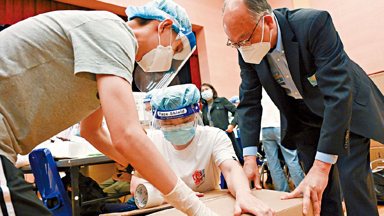 350萬防疫包明起派  林鄭：擬全民快測了解疫況