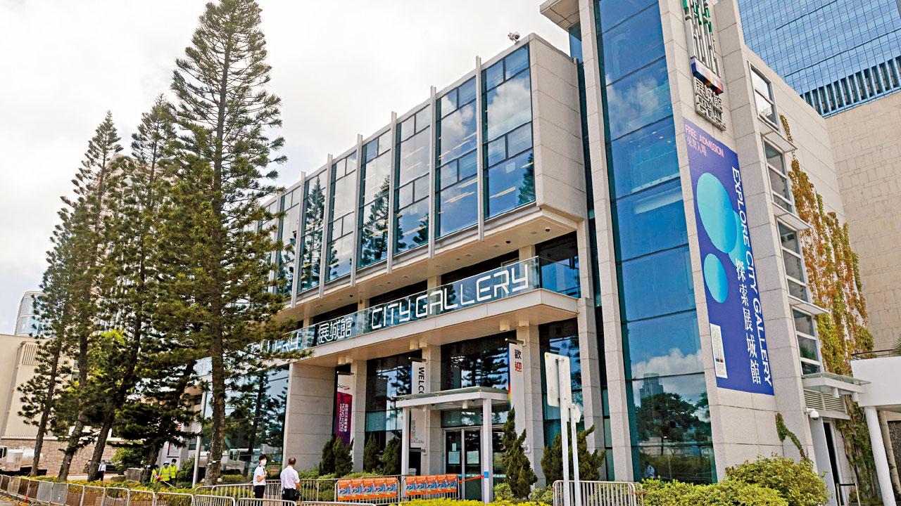 特首選舉｜已取逾700選委提名票 李家超今報名參選