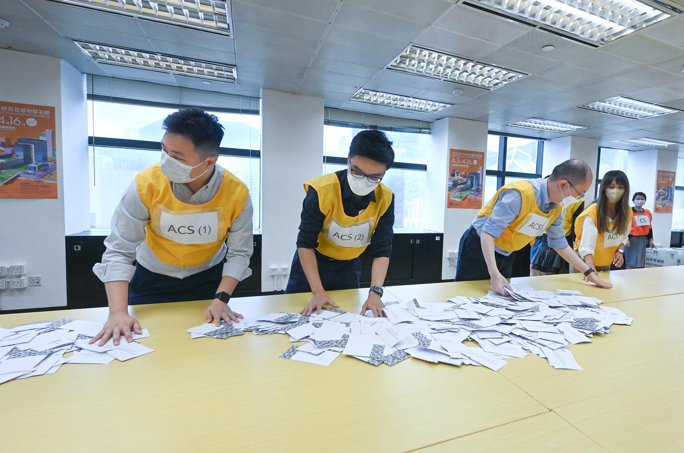 特首選舉｜選舉事務處舉辦模擬點票訓練