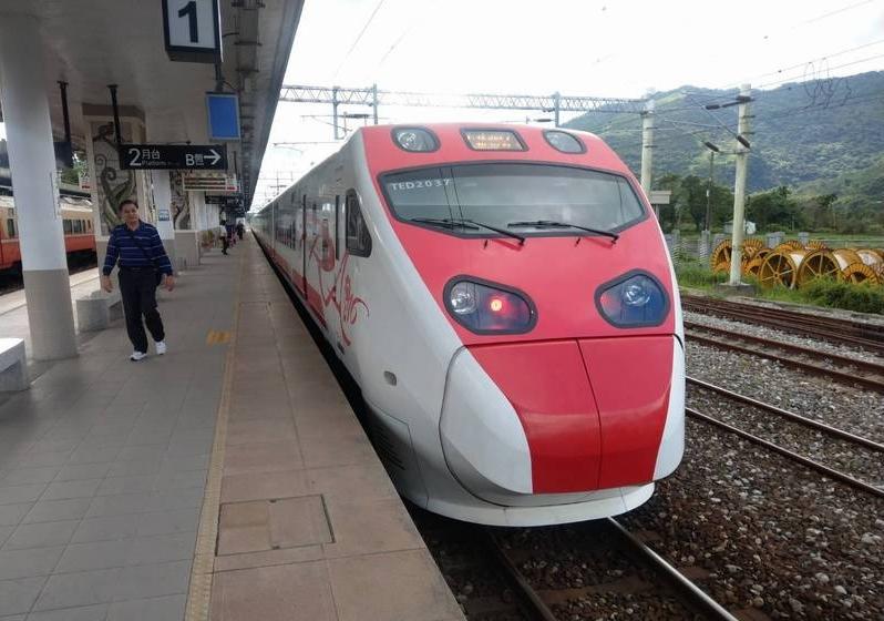 台鐵工會不滿交通部的台鐵公司化草案，發起五一不加班行動。(互聯網)