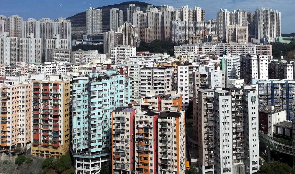 隨著近期疫情持續改善，以及首階段放寬限聚措施效應下，整體樓市氣氛進一步轉活，料首季積聚的購買力持續釋放，樓價指數有機會在次季收復失地，全年看升逾5%。